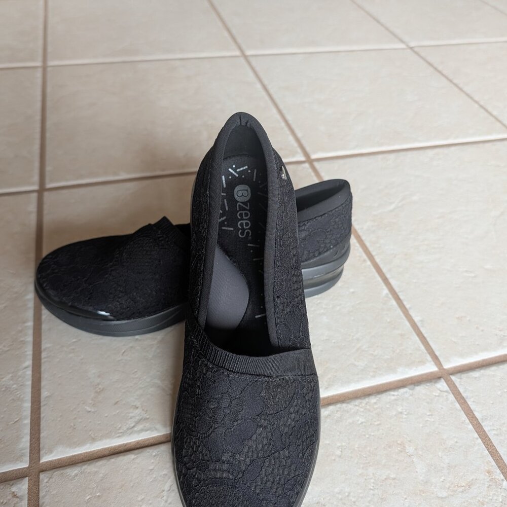 Shoes - Picture 3 of 4